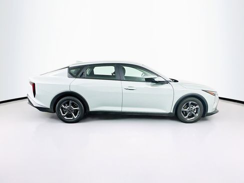 Used 2025 Kia K4 LXS image 10