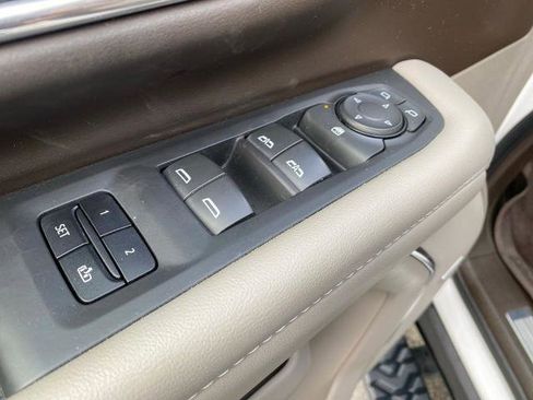 Used 2023 Chevrolet Suburban Z71 image 13