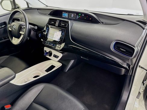Certified 2016 Toyota Prius Three Touring image 31