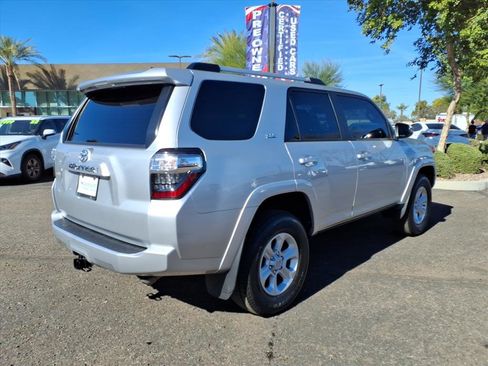 Used 2024 Toyota 4Runner SR5 Premium image 5