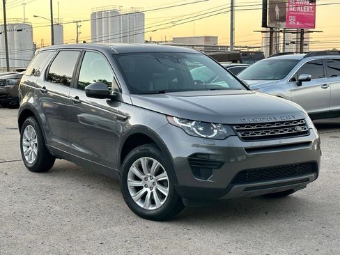 Used 2016 Land Rover Discovery Sport SE image 2