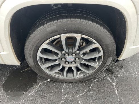 Used 2021 GMC Acadia Denali w/ Denali Technology Package image 7