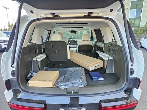 New 2025 Hyundai Santa Fe Calligraphy image 13