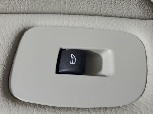 Used 2022 Volvo XC60 B5 Momentum w/ Climate Package FWD image 19