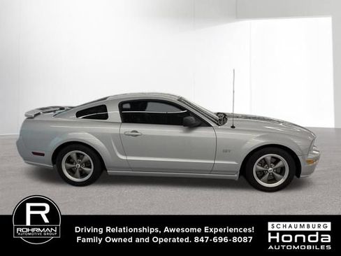 Used 2005 Ford Mustang GT RWD image 3