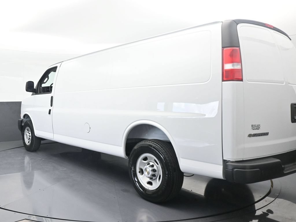 New 2025 Chevrolet Express 3500 Extended w/ Driver Convenience Package RWD image 4
