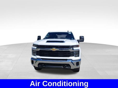 Used 2026 Chevrolet Silverado 2500 LT AWD/4WD image 3