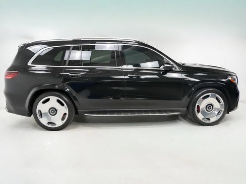 Used 2024 Mercedes-Benz GLS 63 AMG 4MATIC image 9
