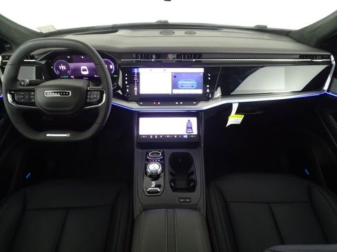 Used 2024 Jeep Wagoneer Launch Edition image 30