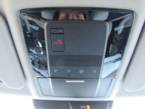 Used 2025 Mitsubishi Outlander SE image 52