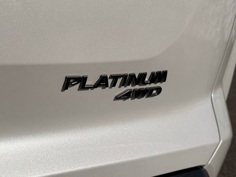 New 2026 Nissan Pathfinder Platinum image 17