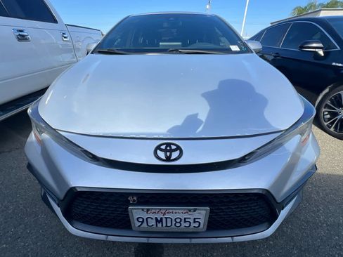 Used 2022 Toyota Corolla SE w/ SE Premium Package FWD image 2