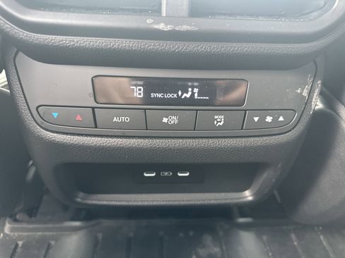 Certified 2025 Honda Pilot EX-L image 17