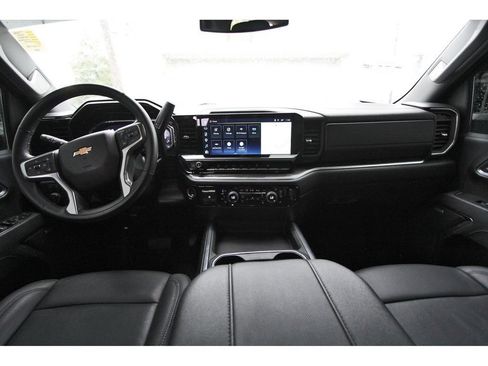 Used 2025 Chevrolet Silverado 2500 LTZ w/ LTZ Convenience Package AWD/4WD image 9
