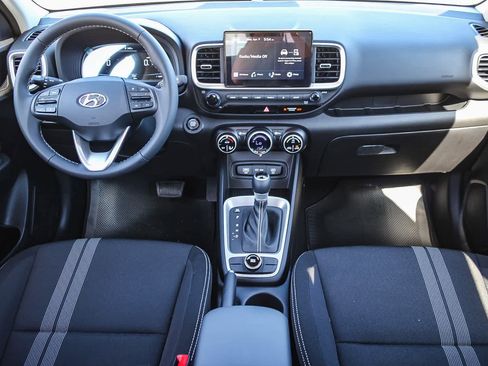 New 2025 Hyundai Venue SEL image 15