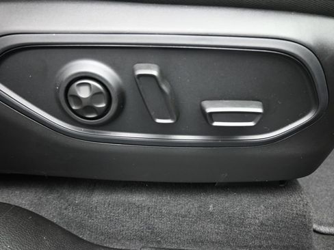 New 2026 Jeep Grand Cherokee Limited RWD image 23
