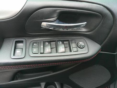 Used 2018 Dodge Grand Caravan GT image 9