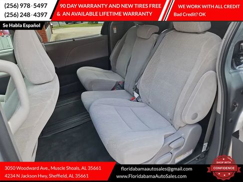 Used 2017 Toyota Sienna LE image 8
