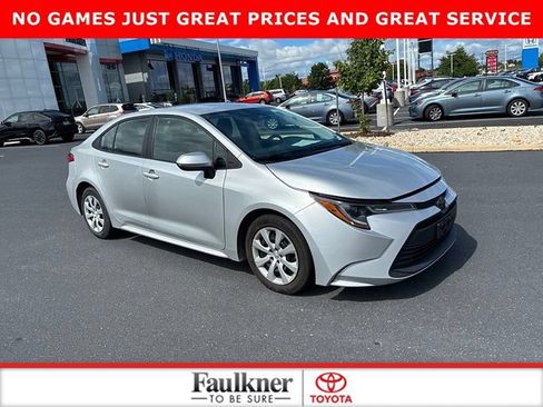 Used 2024 Toyota Corolla LE FWD image 2