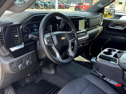 Used 2023 Chevrolet Silverado 1500 LT image 8
