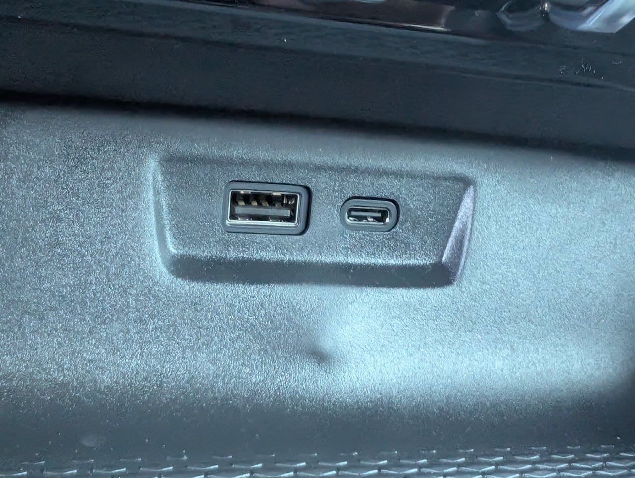 New 2027 GMC Terrain Elevation w/ LPO, Floor Liner Package FWD image 16