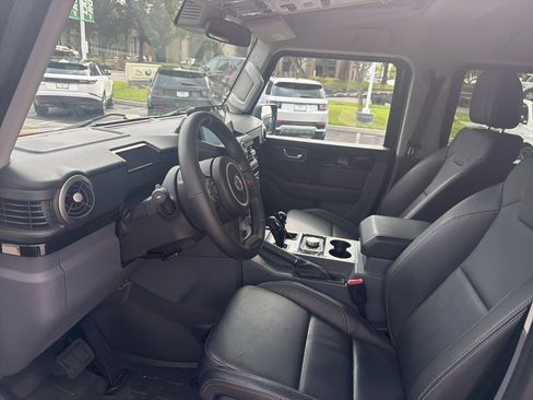 Used 2024 INEOS Grenadier Fieldmaster Edition image 9