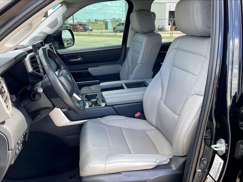 Used 2024 Toyota Tundra Limited AWD/4WD image 18