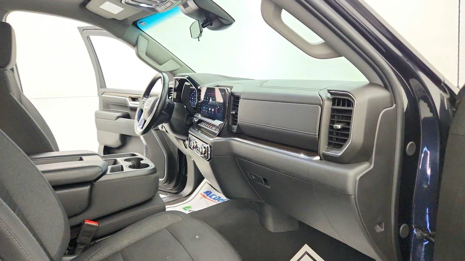 Used 2024 GMC Sierra 1500 Elevation AWD/4WD image 29