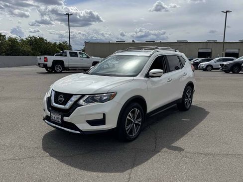 Used 2019 Nissan Rogue SV w/ Sun & Sound Touring Package AWD/4WD image 4