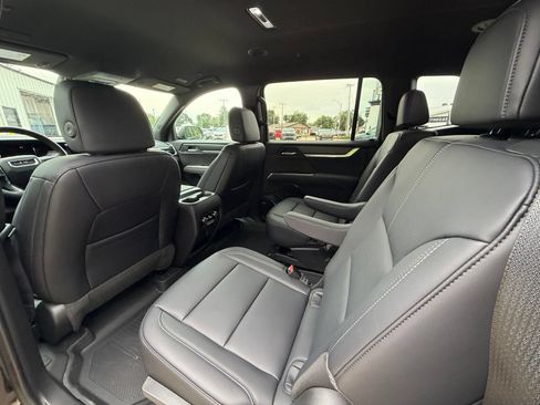 New 2027 GMC Acadia Elevation w/ Elevation Premium Package AWD/4WD image 26