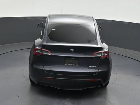 Used 2024 Tesla Model Y Long Range AWD/4WD image 17