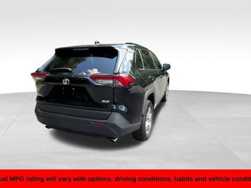 Used 2025 Toyota RAV4 XLE FWD image 8