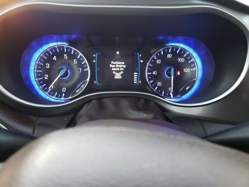Used 2019 Chrysler Pacifica LX image 13