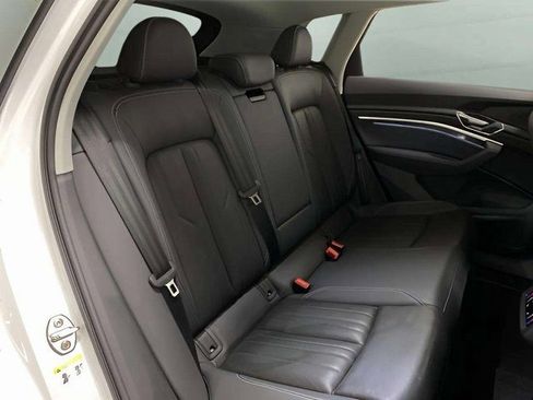 Used 2024 Audi Q8 e-tron Premium Plus w/ Premium Plus Package image 81