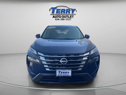 Used 2024 Nissan Rogue SV FWD image 3