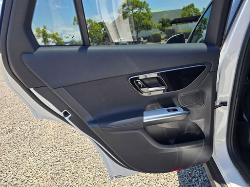 Used 2026 Mercedes-Benz GLC 300 4MATIC image 15
