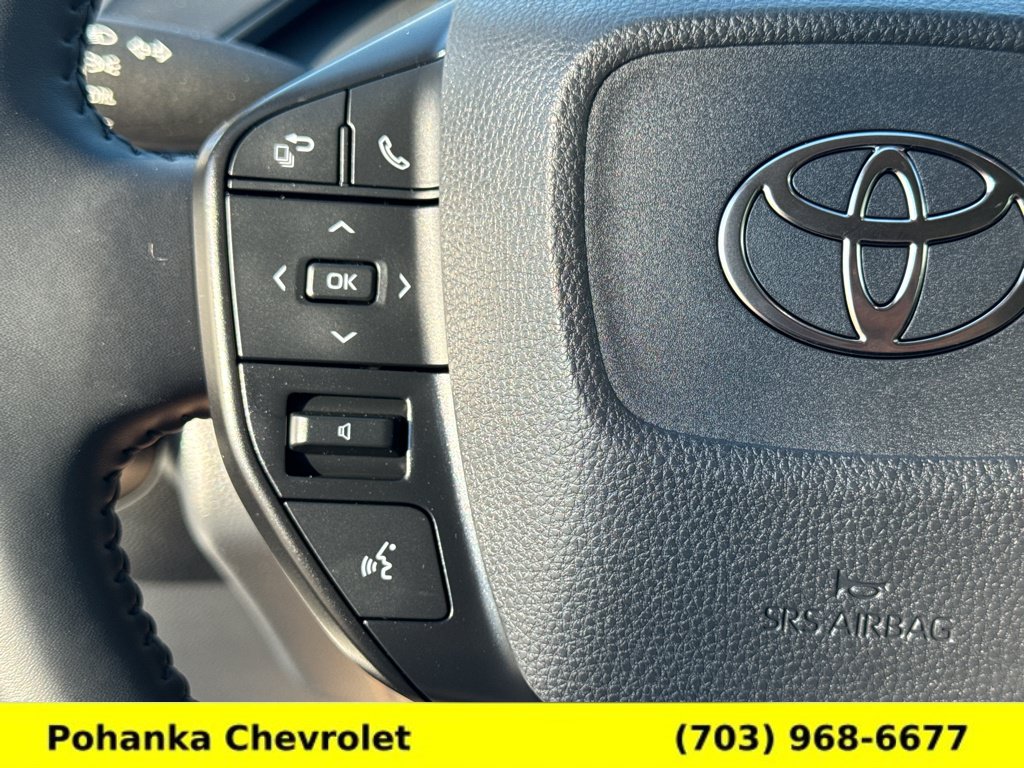 Used 2026 Toyota Prius LE FWD image 17