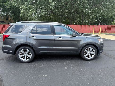 Used 2019 Ford Explorer Limited w/ Class III Trailer Tow Package FWD image 2