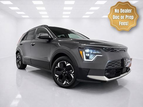 Used 2024 Kia Niro Wave w/ Wave Preserve Package FWD image 3