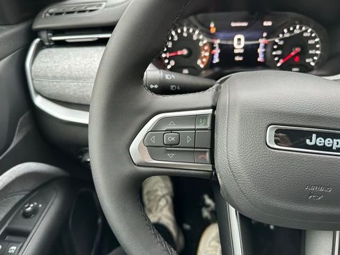 New 2026 Jeep Compass Latitude image 25