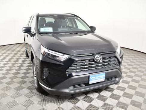 Used 2025 Toyota RAV4 LE AWD/4WD image 3