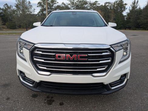 Used 2023 GMC Terrain SLT image 9
