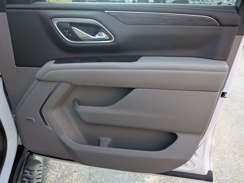 Used 2021 Chevrolet Suburban Z71 w/ Luxury Package image 31