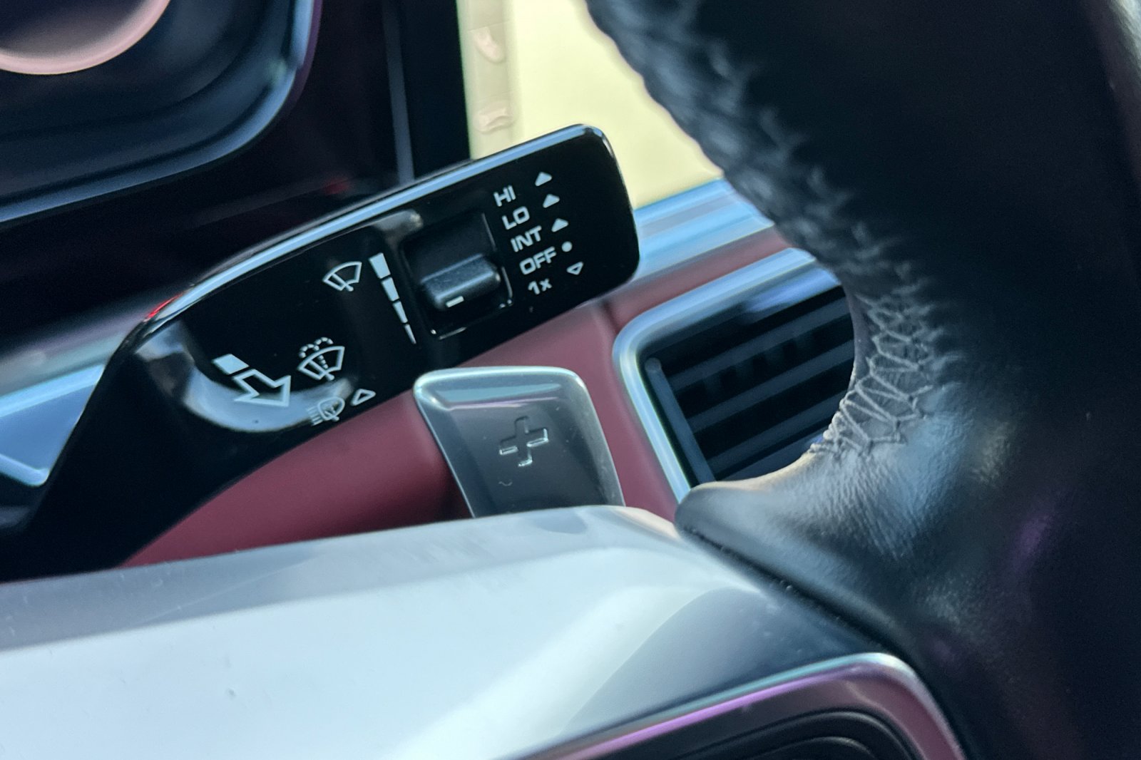 Used 2019 Porsche Panamera 4 AWD/4WD image 36