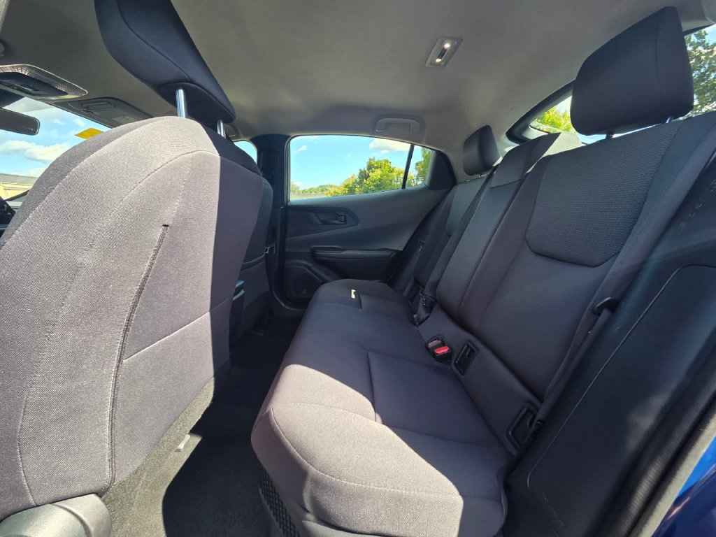 Used 2025 Toyota Prius LE FWD image 13