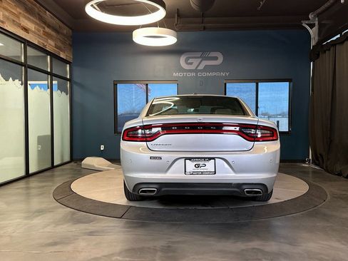 Used 2019 Dodge Charger SXT w/ Leather Interior Group RWD image 3