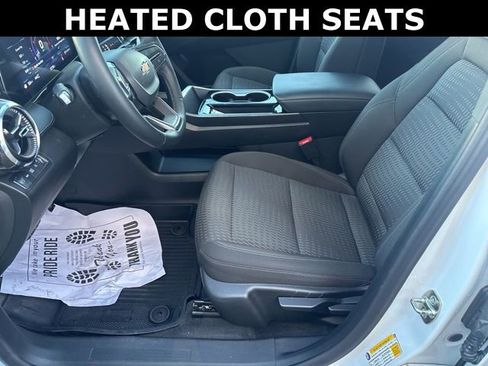 Used 2025 Chevrolet Equinox LT w/ Safety and Technology Package image 9