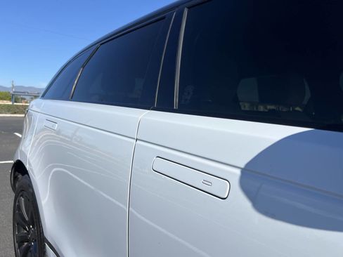 Used 2018 Land Rover Range Rover Velar R-Dynamic SE image 10