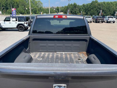 Used 2018 RAM 2500 Tradesman w/ Chrome Appearance Group AWD/4WD image 5