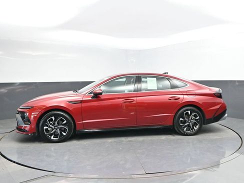 Used 2025 Hyundai Sonata SEL FWD image 4
